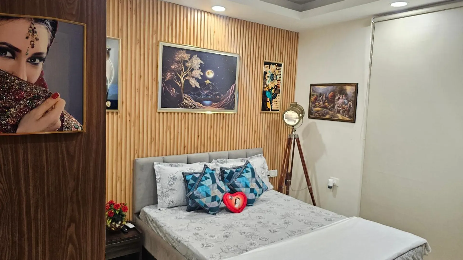 Ultra Luxury 1Bhk Flat 1011 By Bliss Stay Zirakpur 0*,