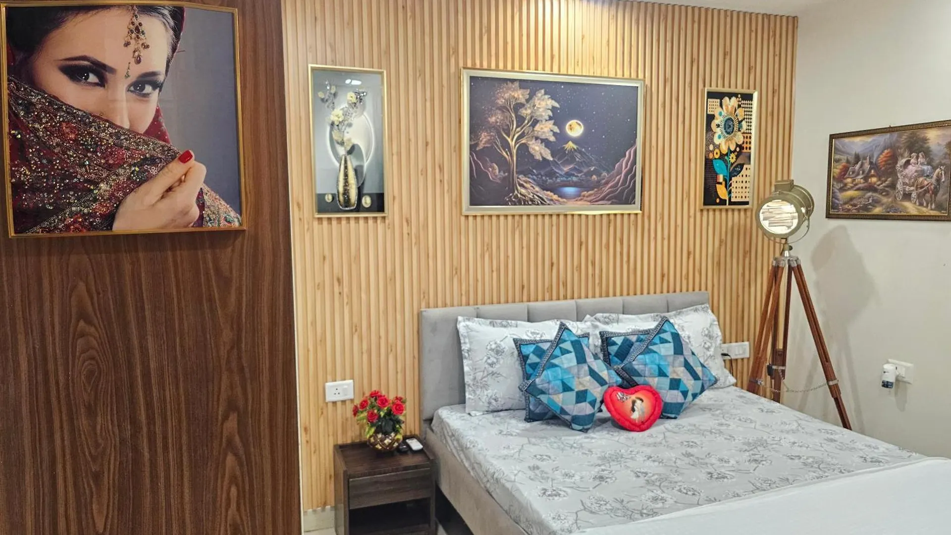Ultra Luxury 1Bhk Flat 1011 By Bliss Stay Zirakpur