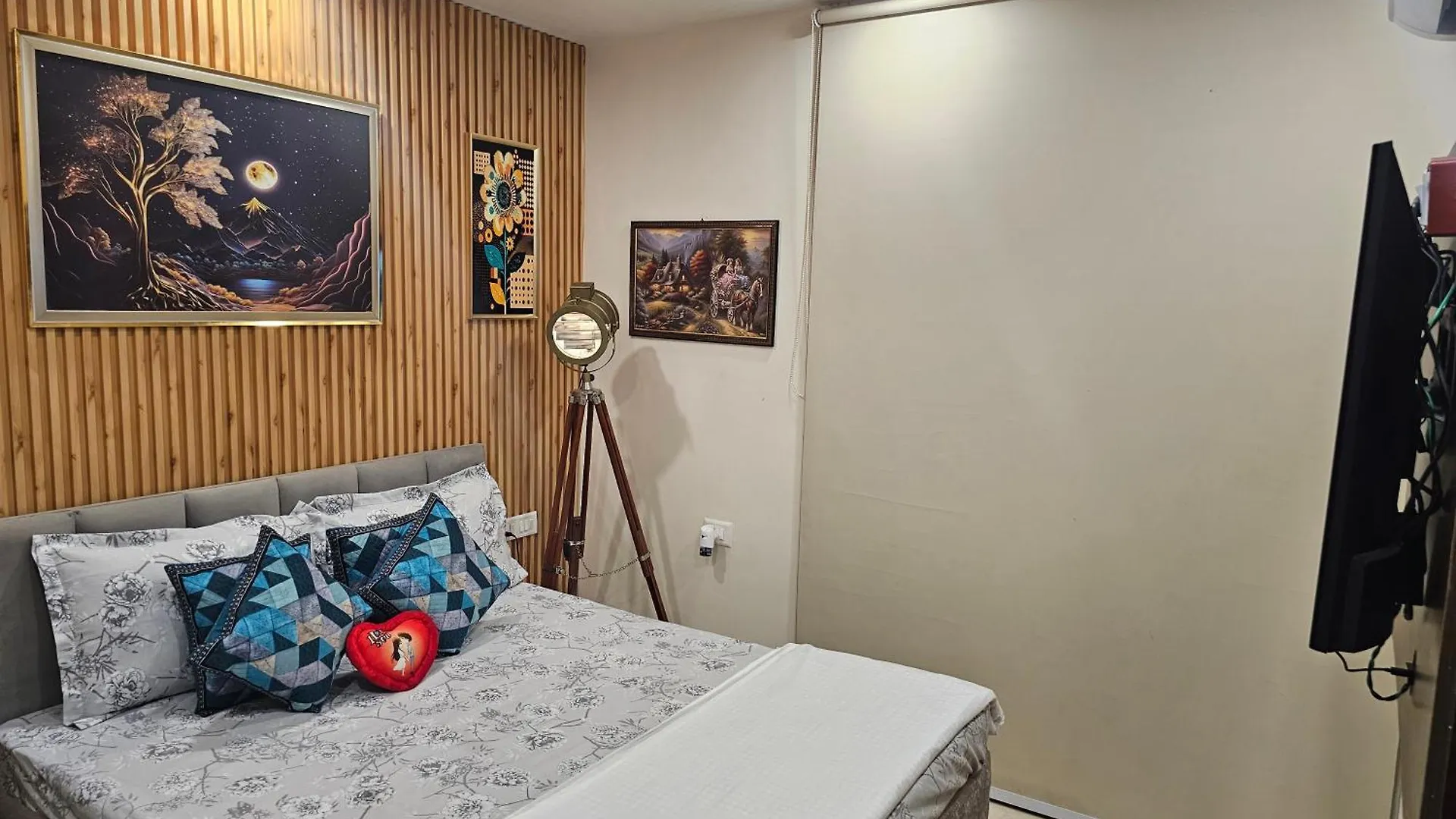 Ultra Luxury 1Bhk Flat 1011 By Bliss Stay Zirakpur Apartment
